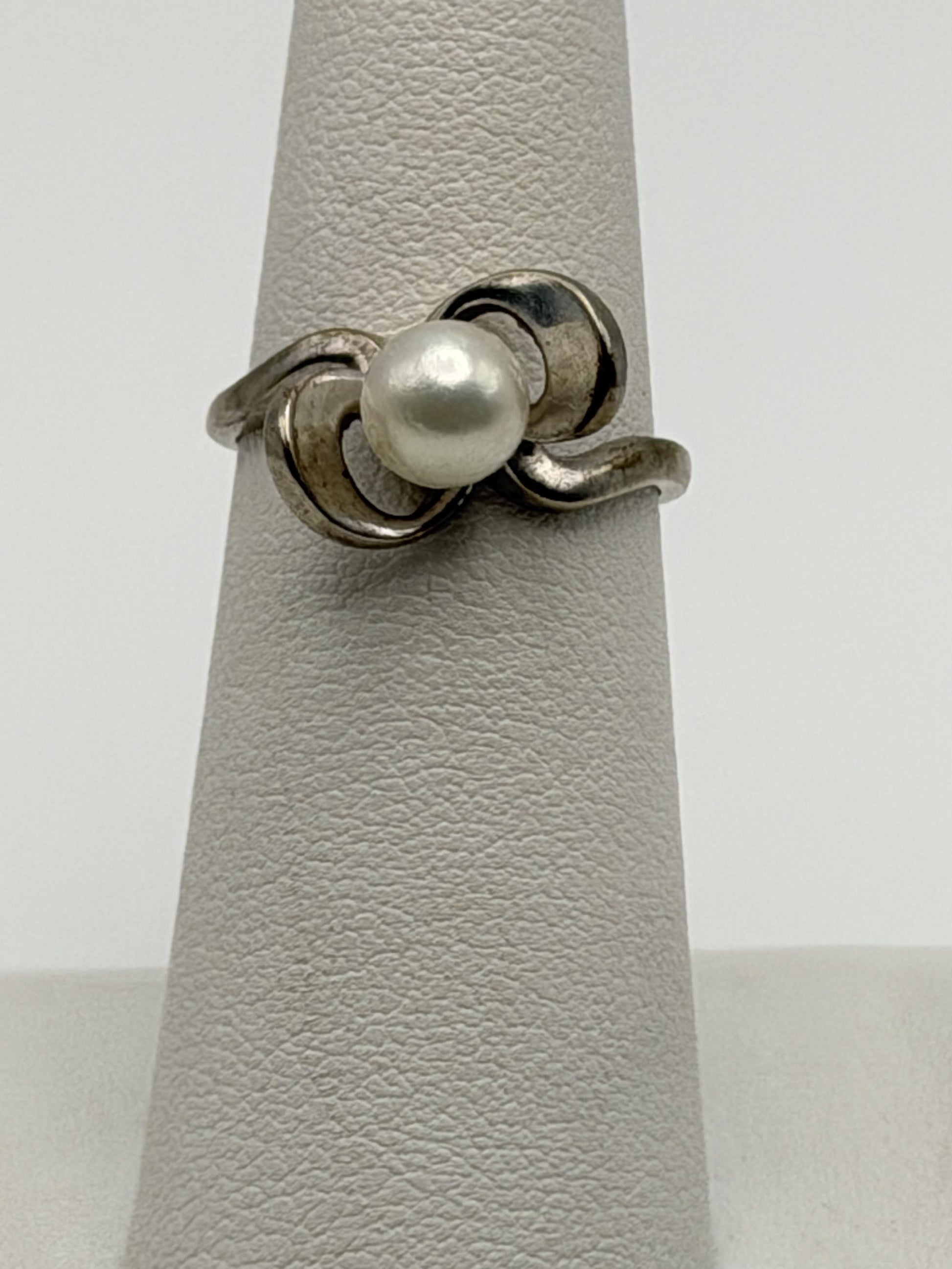 10k White Gold Pearl Bow Ring Vintage Flower Pearl Ring Promise Pearl Ring.