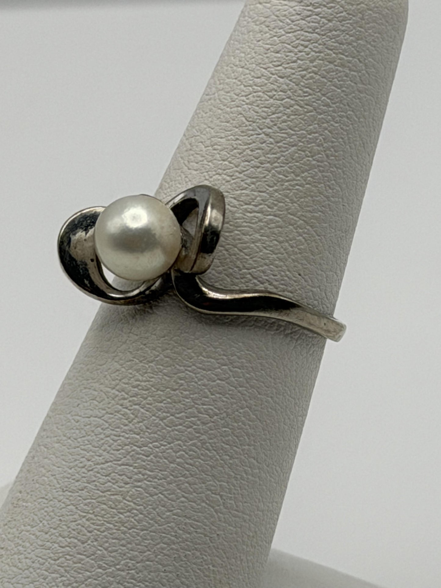 10k White Gold Pearl Bow Ring Vintage Flower Pearl Ring Promise Pearl Ring.