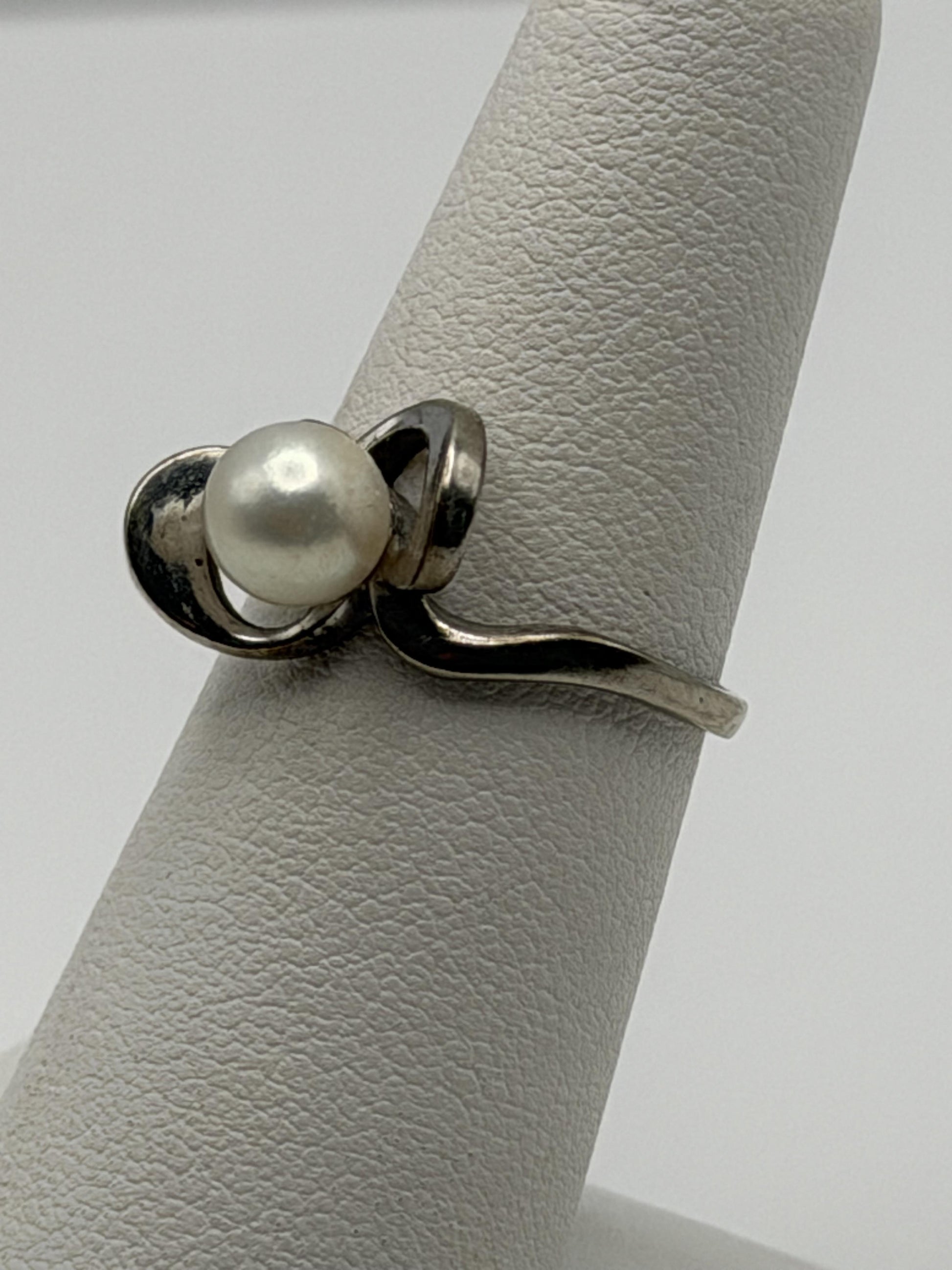 10k White Gold Pearl Bow Ring Vintage Flower Pearl Ring Promise Pearl Ring.