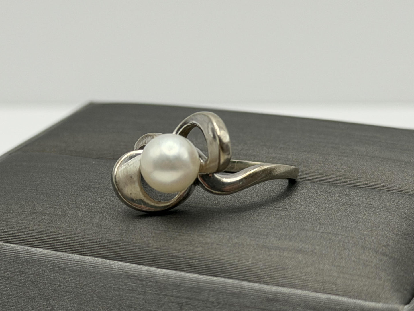 10k White Gold Pearl Bow Ring Vintage Flower Pearl Ring Promise Pearl Ring.