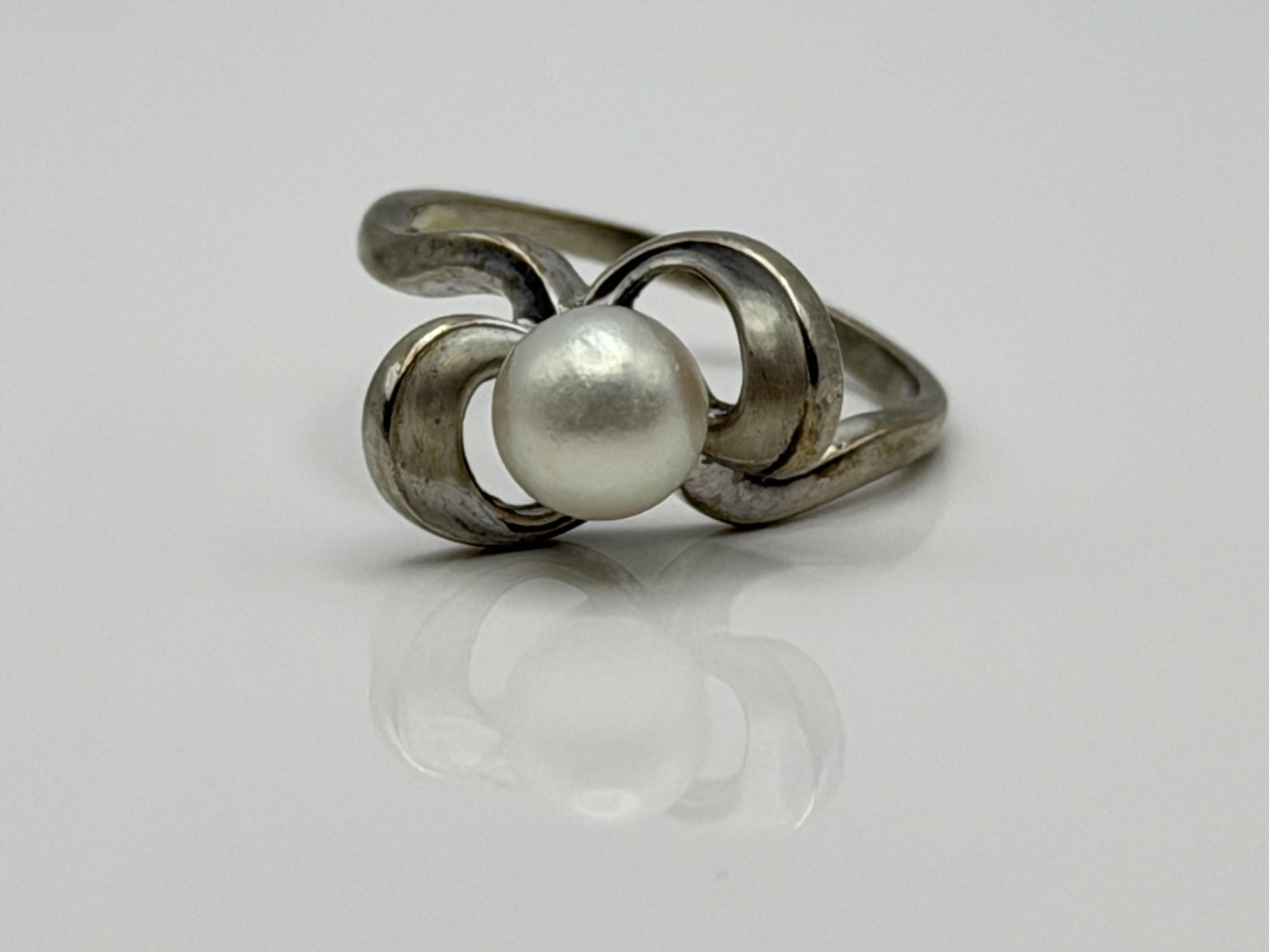 10k White Gold Pearl Bow Ring Vintage Flower Pearl Ring Promise Pearl Ring.