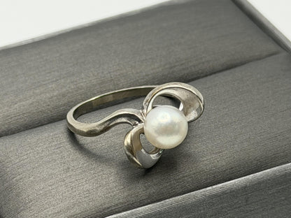 10k White Gold Pearl Bow Ring Vintage Flower Pearl Ring Promise Pearl Ring.