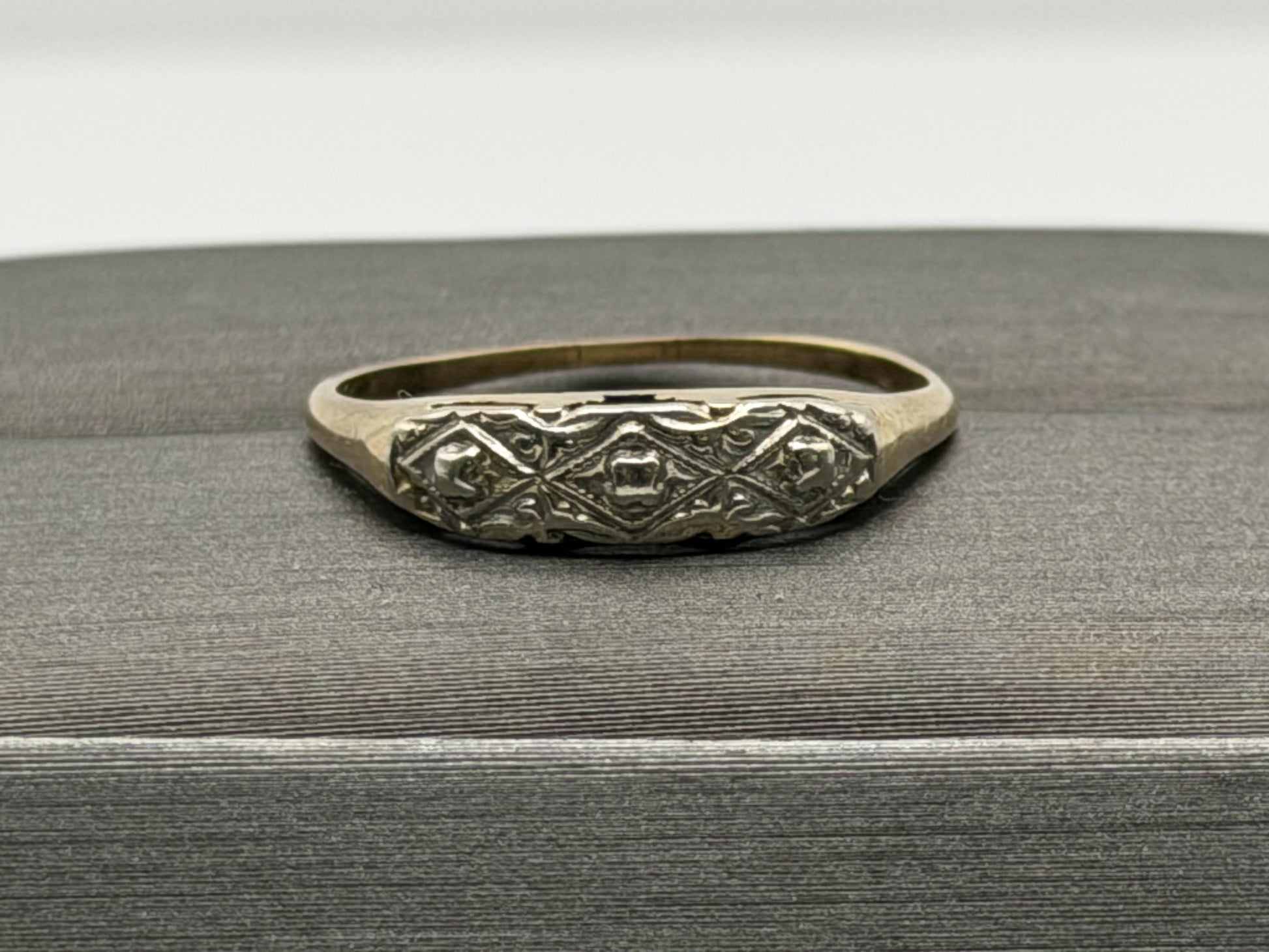 14k Two-Tone Vintage Wedding Ring. Art Deco Ring.