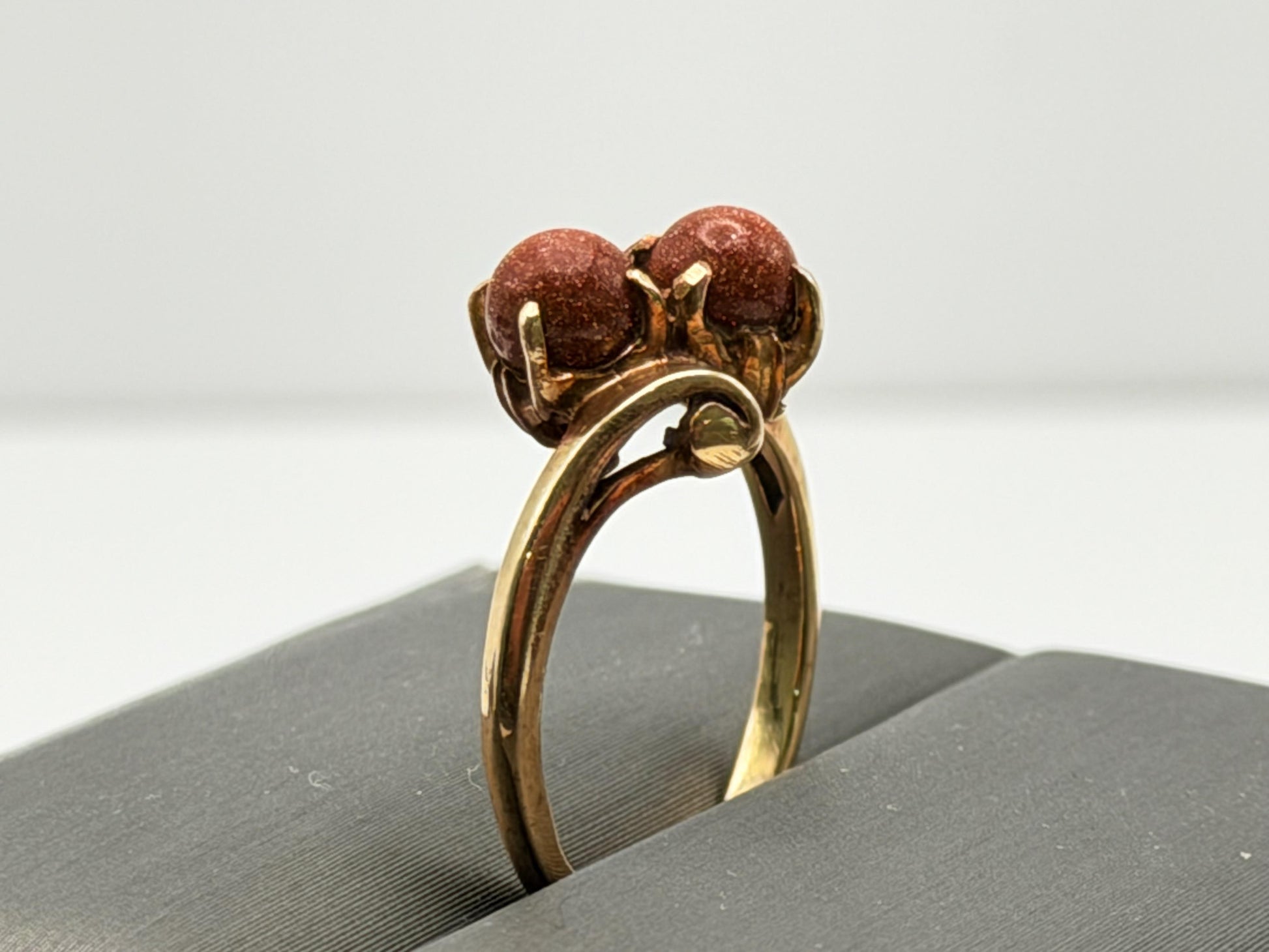 10k Yellow Gold Vintage Goldstone Ring Sparkling Brown Gemstone Cockail Ring.