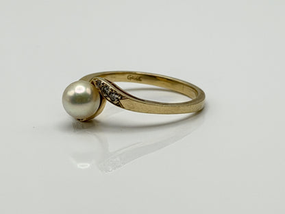 Vintage 14k Pearl Diamond Ring. Dainty Pearl Ring Diamond Promise Ring.