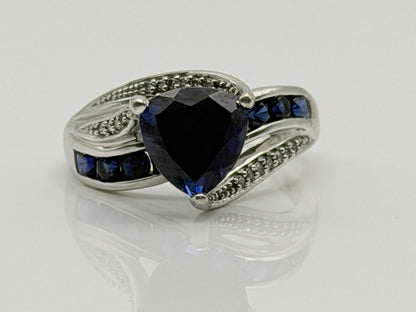 10k White Gold Vintage Diamond & Blue Sapphire Cocktail Ring