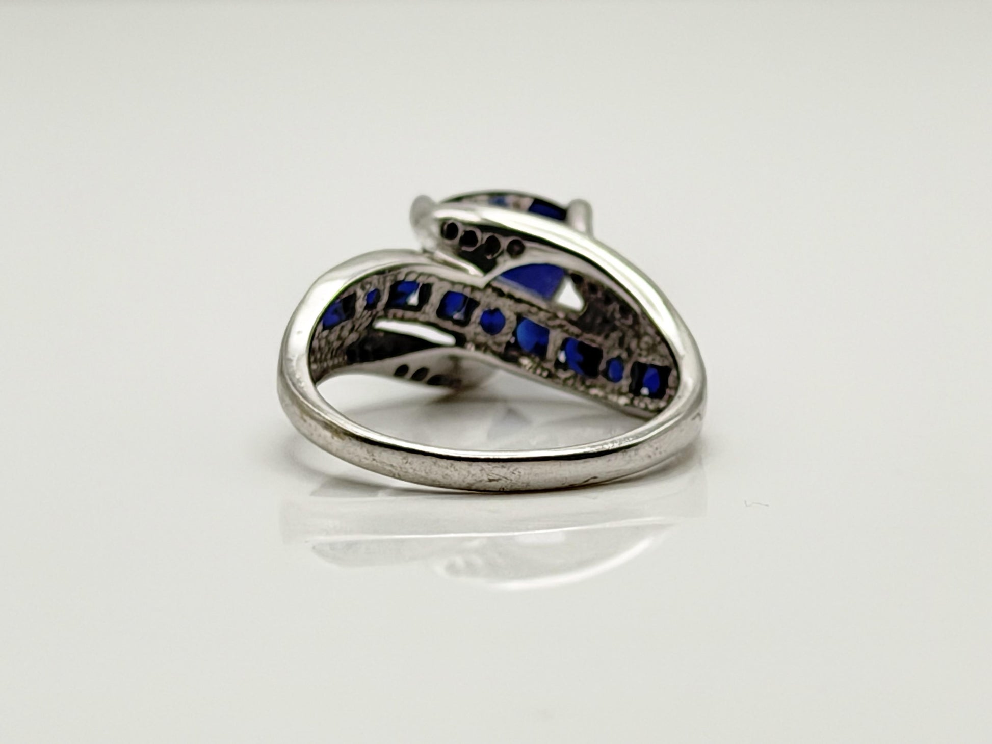 10k White Gold Vintage Diamond & Blue Sapphire Cocktail Ring
