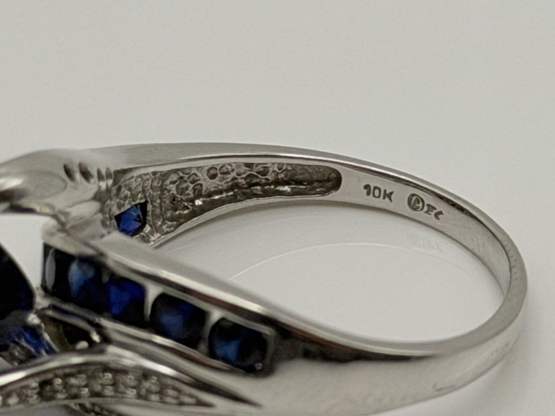 10k White Gold Vintage Diamond & Blue Sapphire Cocktail Ring