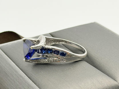 10k White Gold Vintage Diamond & Blue Sapphire Cocktail Ring