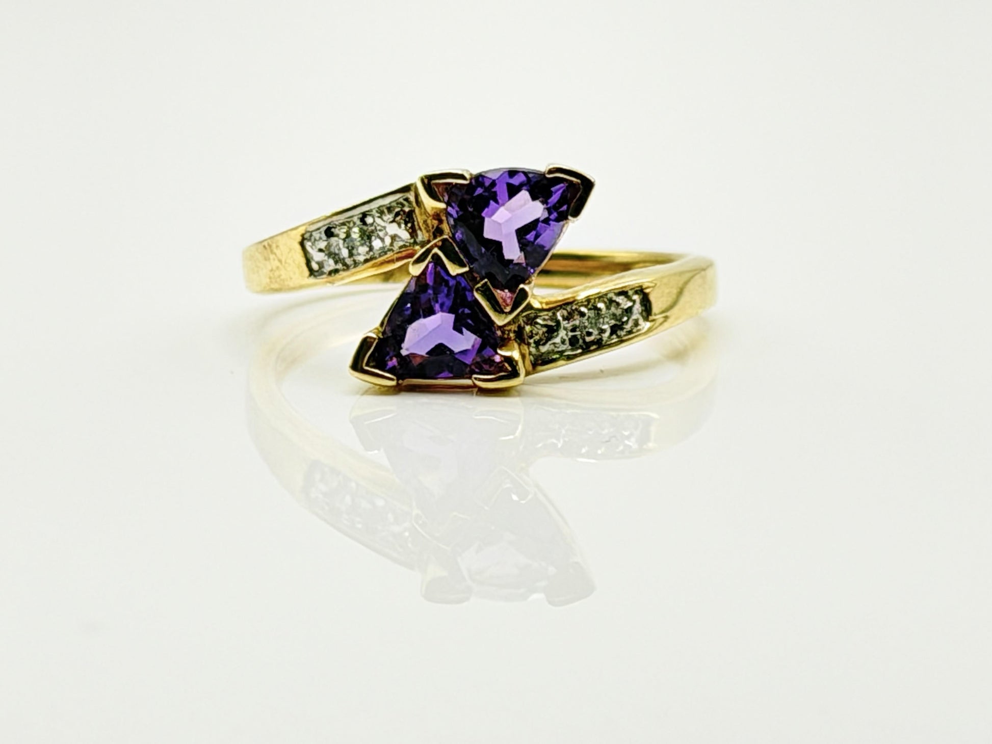 10k Yellow Gold Vintage Amethyst Diamond Cocktail Ring.