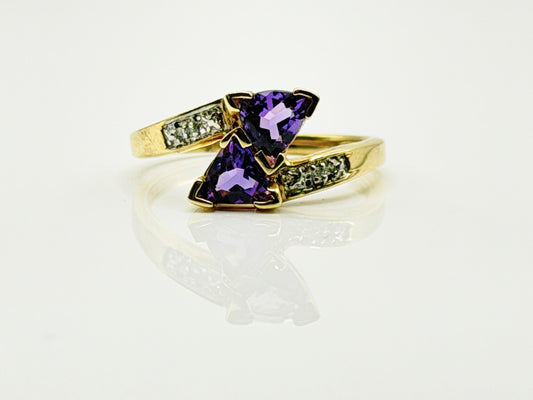 10k Yellow Gold Vintage Amethyst Diamond Cocktail Ring.