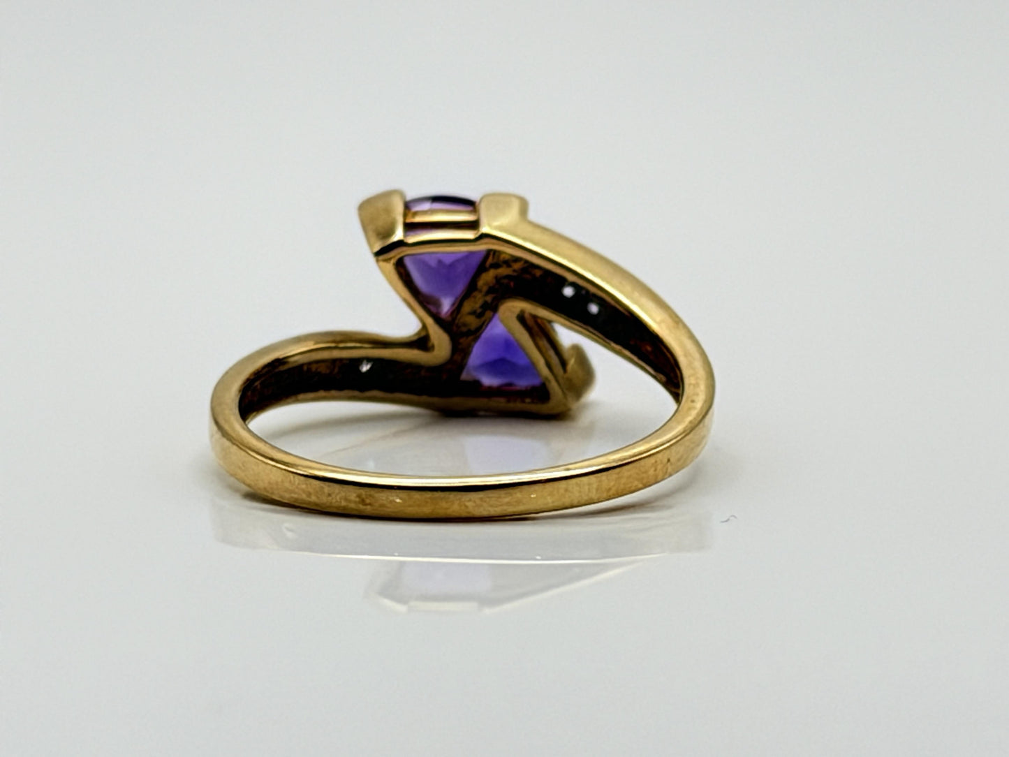 10k Yellow Gold Vintage Amethyst Diamond Cocktail Ring.