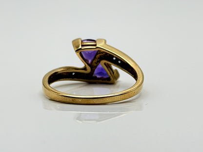10k Yellow Gold Vintage Amethyst Diamond Cocktail Ring.