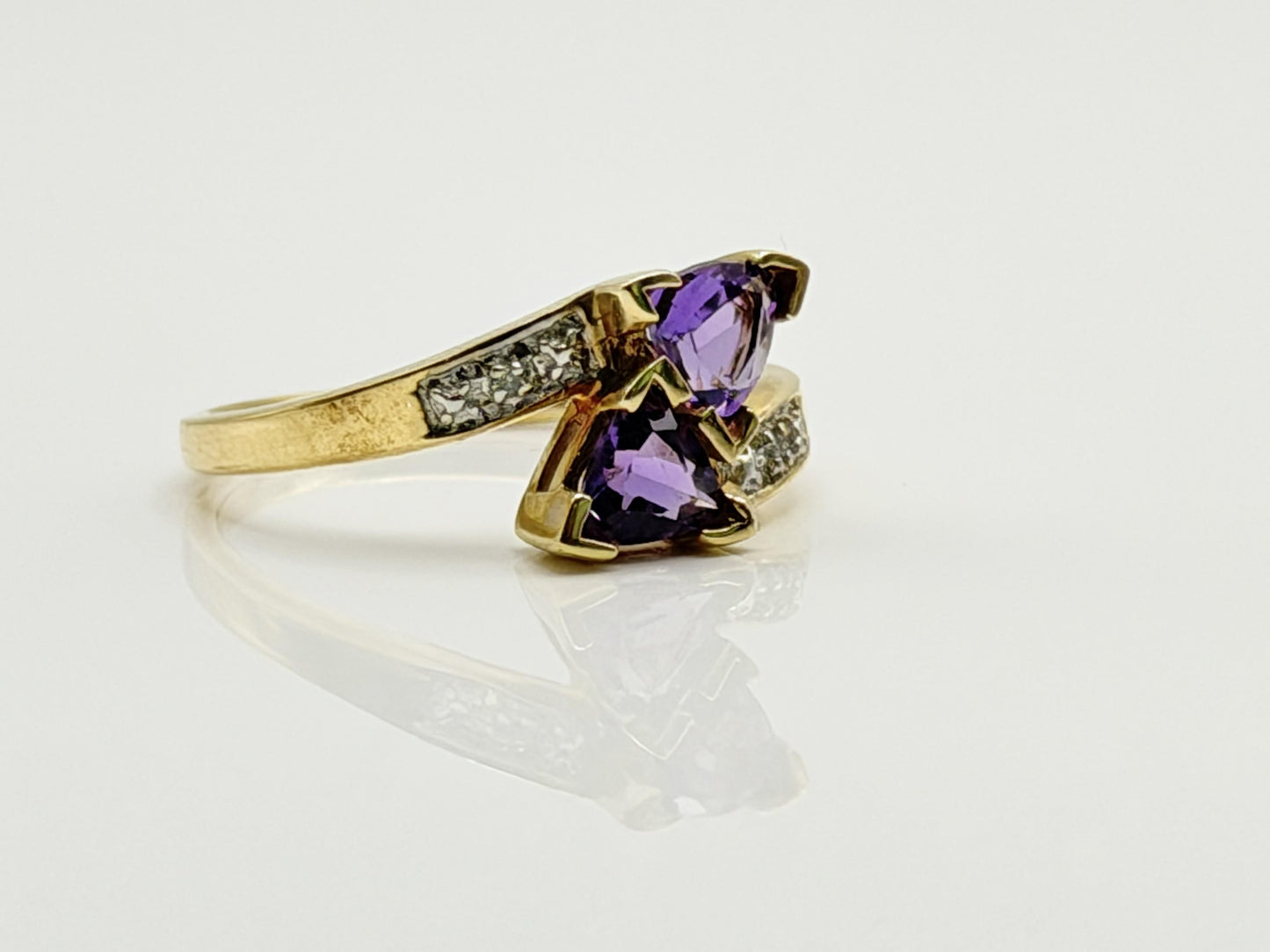 10k Yellow Gold Vintage Amethyst Diamond Cocktail Ring.