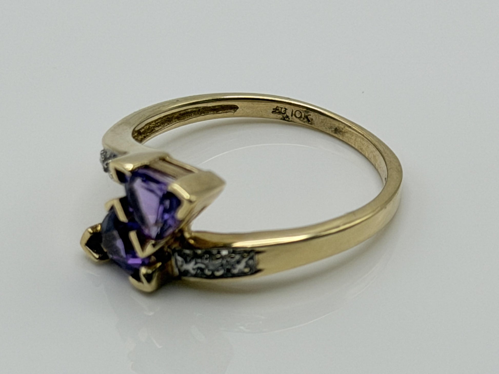 10k Yellow Gold Vintage Amethyst Diamond Cocktail Ring.