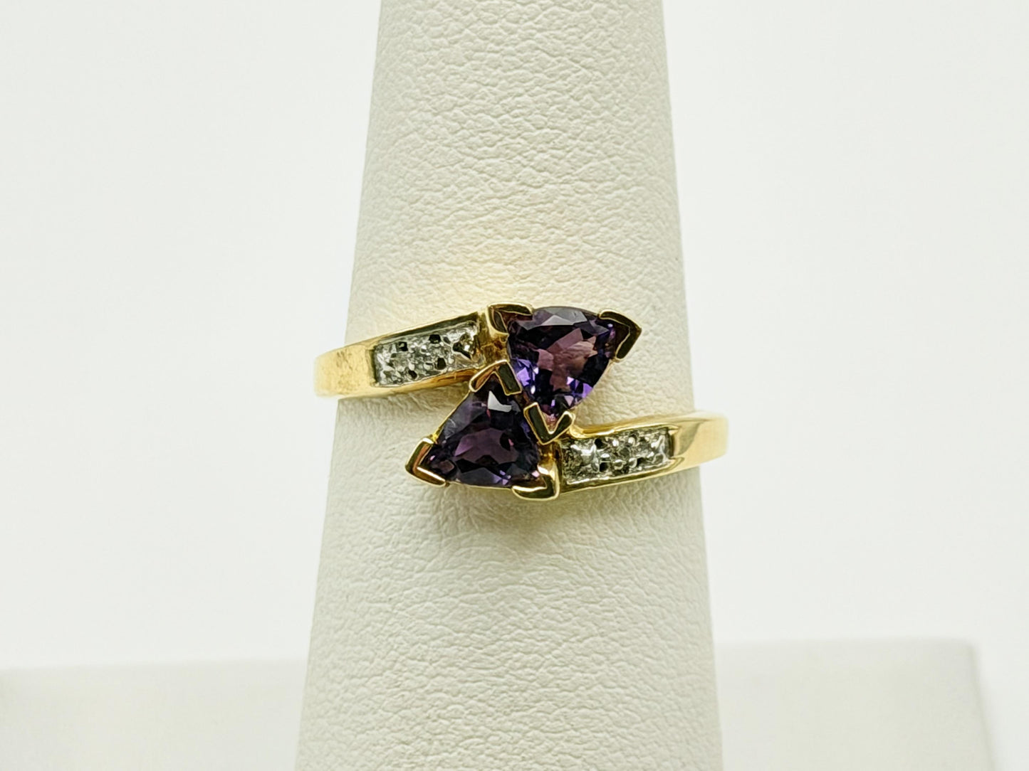 10k Yellow Gold Vintage Amethyst Diamond Cocktail Ring.