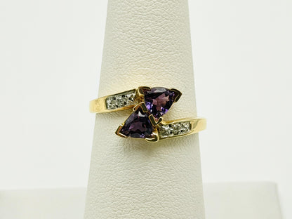 10k Yellow Gold Vintage Amethyst Diamond Cocktail Ring.