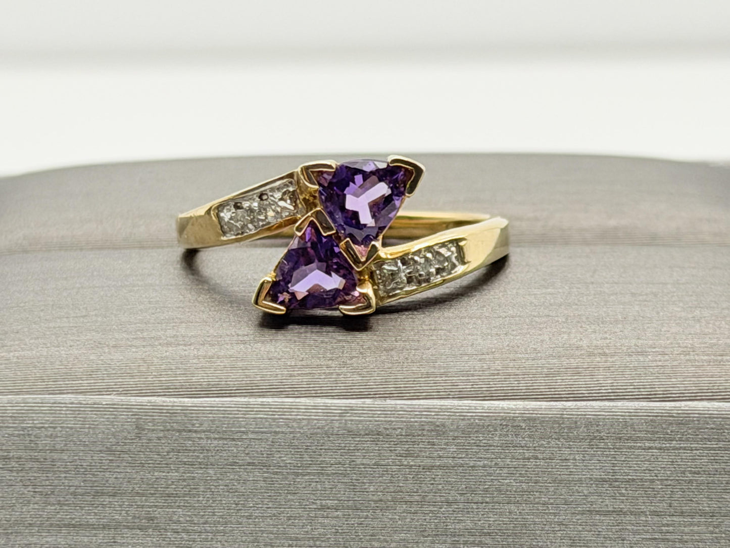 10k Yellow Gold Vintage Amethyst Diamond Cocktail Ring.