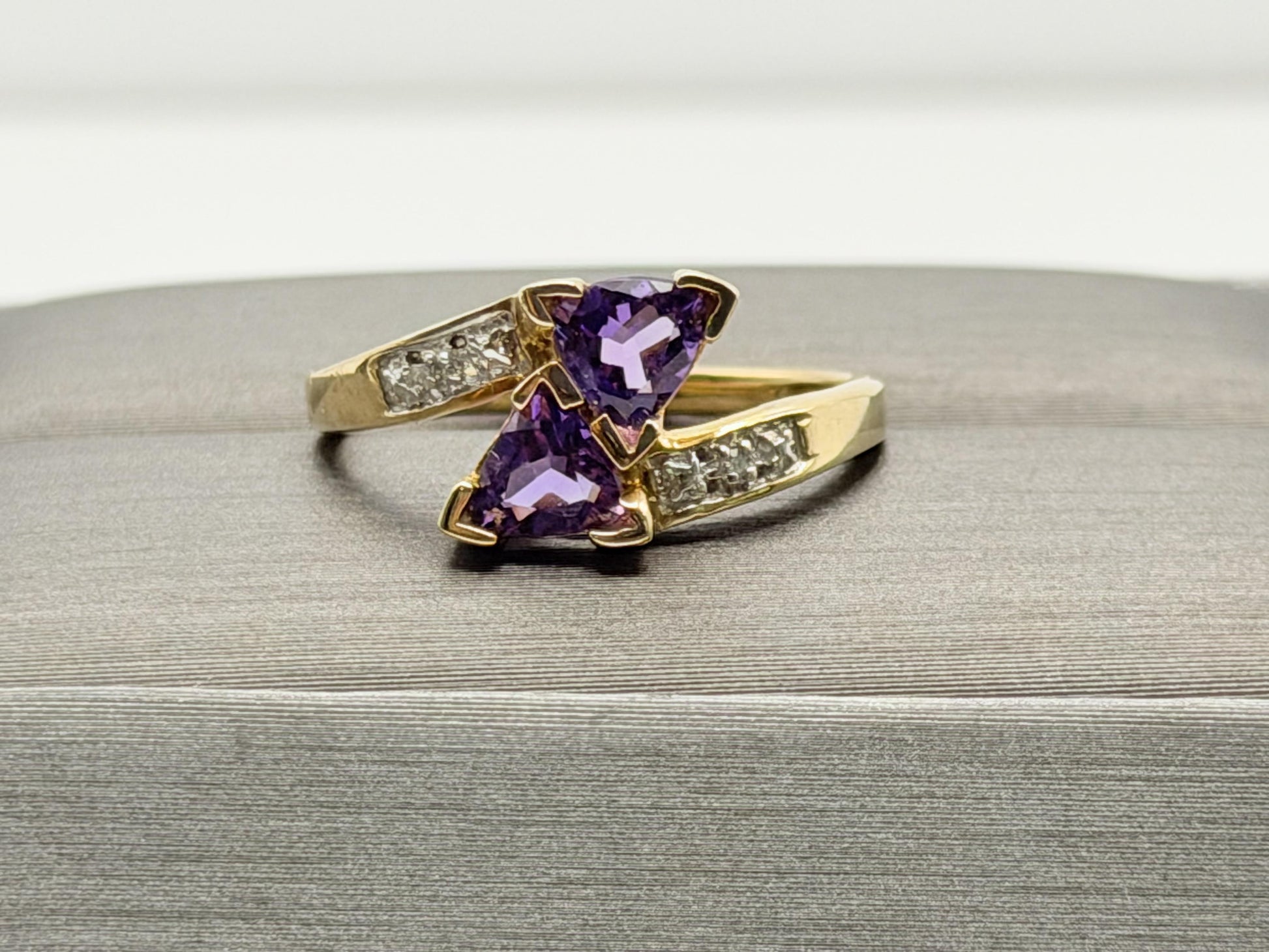 10k Yellow Gold Vintage Amethyst Diamond Cocktail Ring.