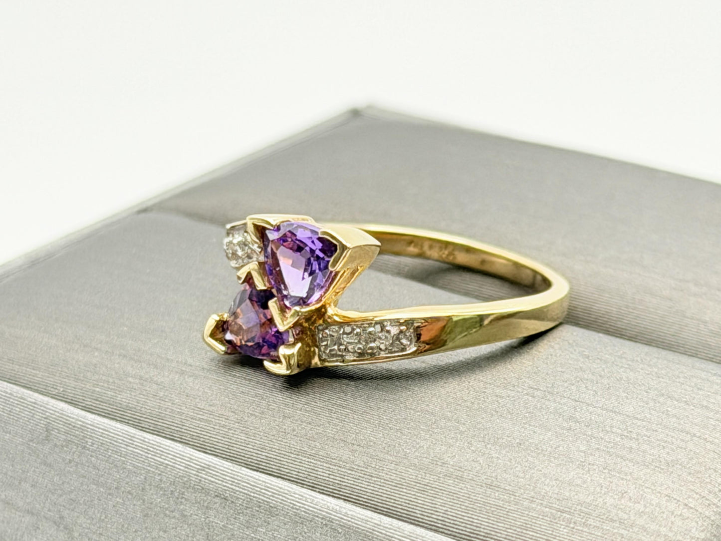 10k Yellow Gold Vintage Amethyst Diamond Cocktail Ring.