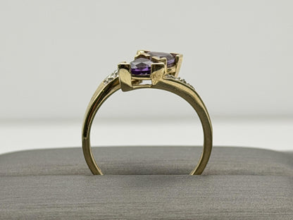 10k Yellow Gold Vintage Amethyst Diamond Cocktail Ring.