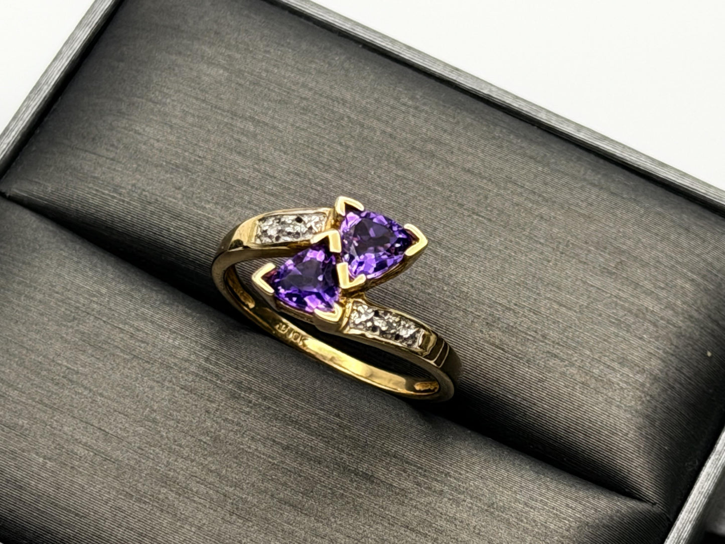 10k Yellow Gold Vintage Amethyst Diamond Cocktail Ring.