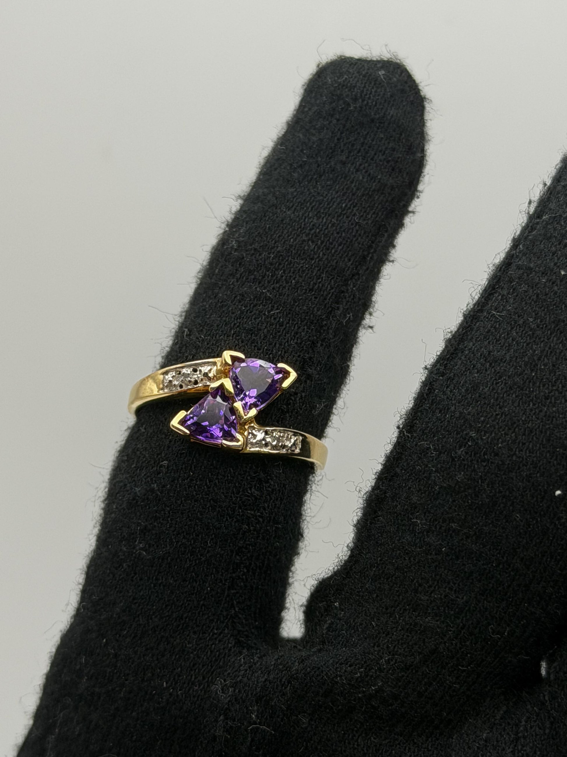 10k Yellow Gold Vintage Amethyst Diamond Cocktail Ring.