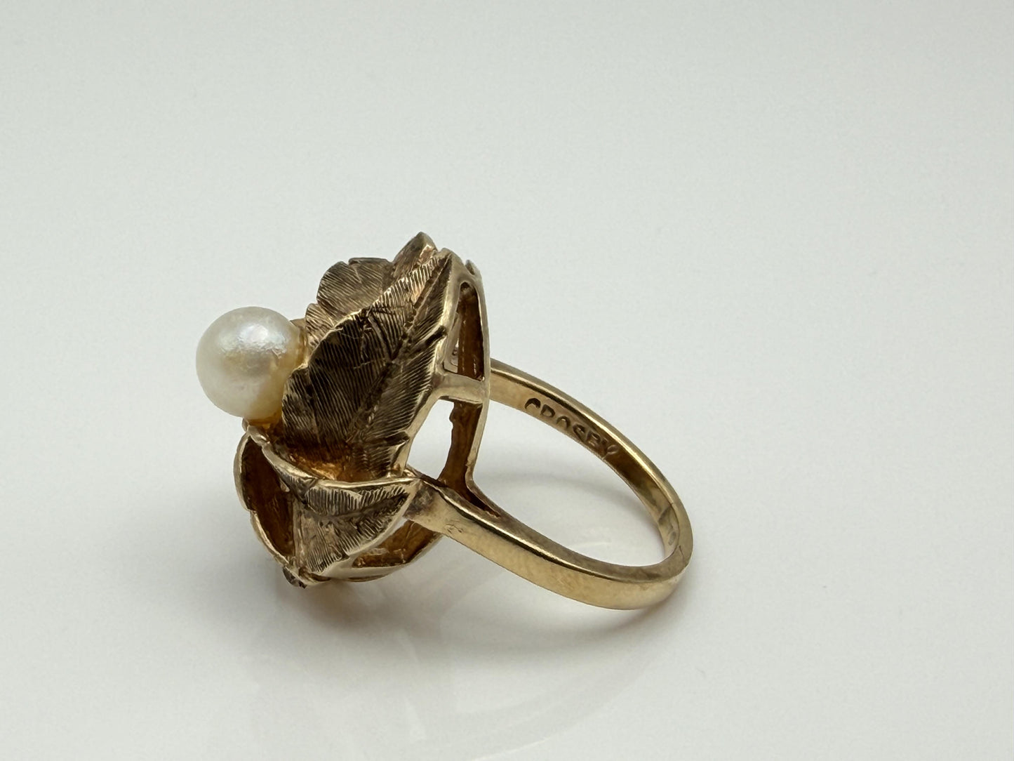 10k Gold Heavy Pearl Floral Ring Vintage Leaf Design Statement Ring