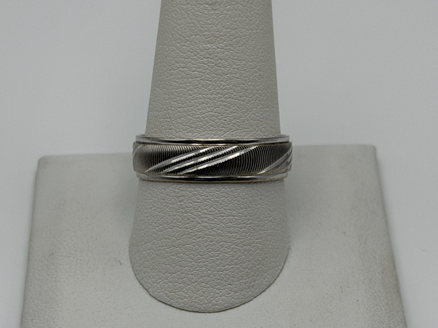 10K White Gold Men’s Wide 6mm Heavy Wedding Textured Band Ring Vintage