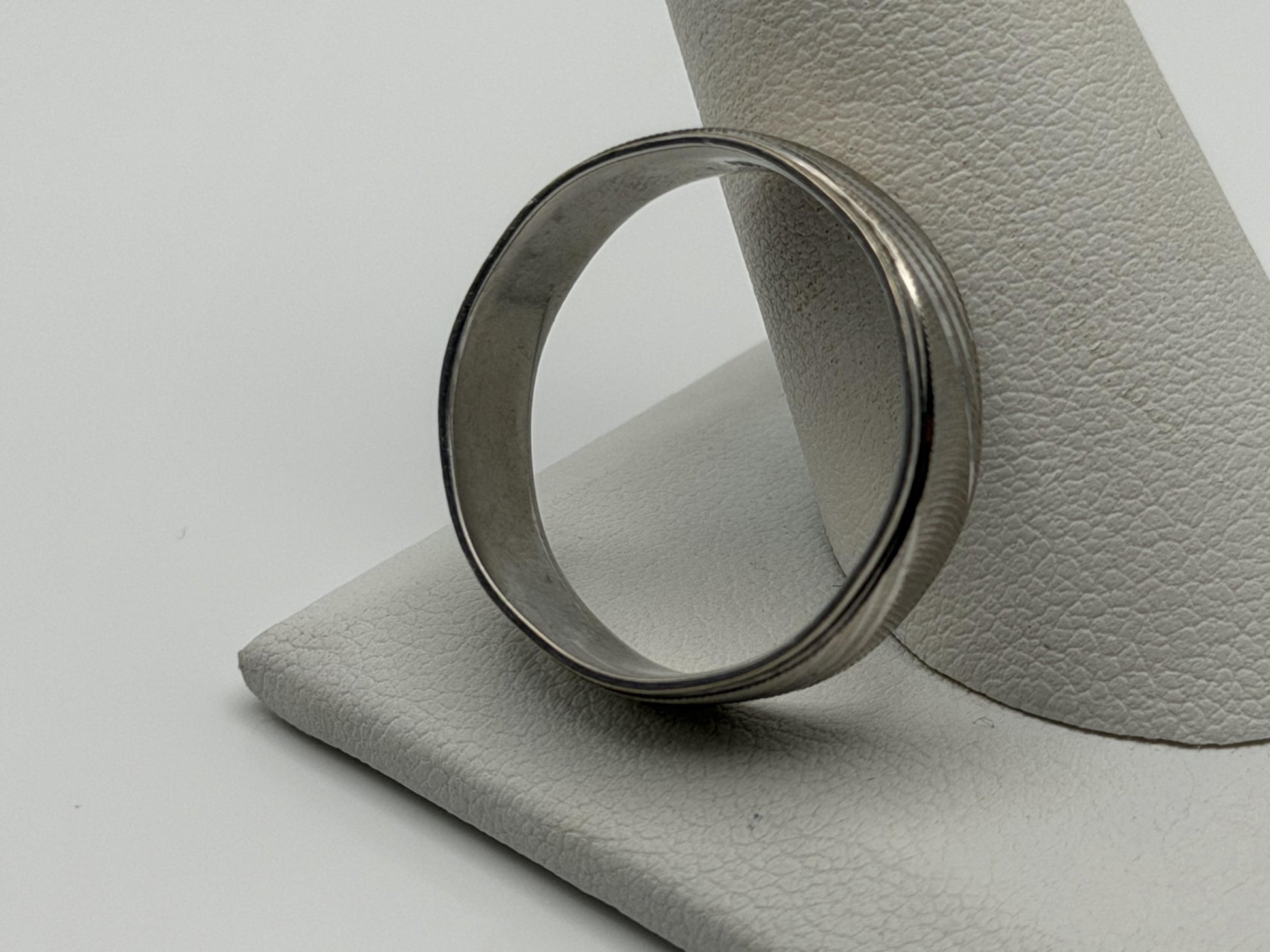 10K White Gold Men’s Wide 6mm Heavy Wedding Textured Band Ring Vintage