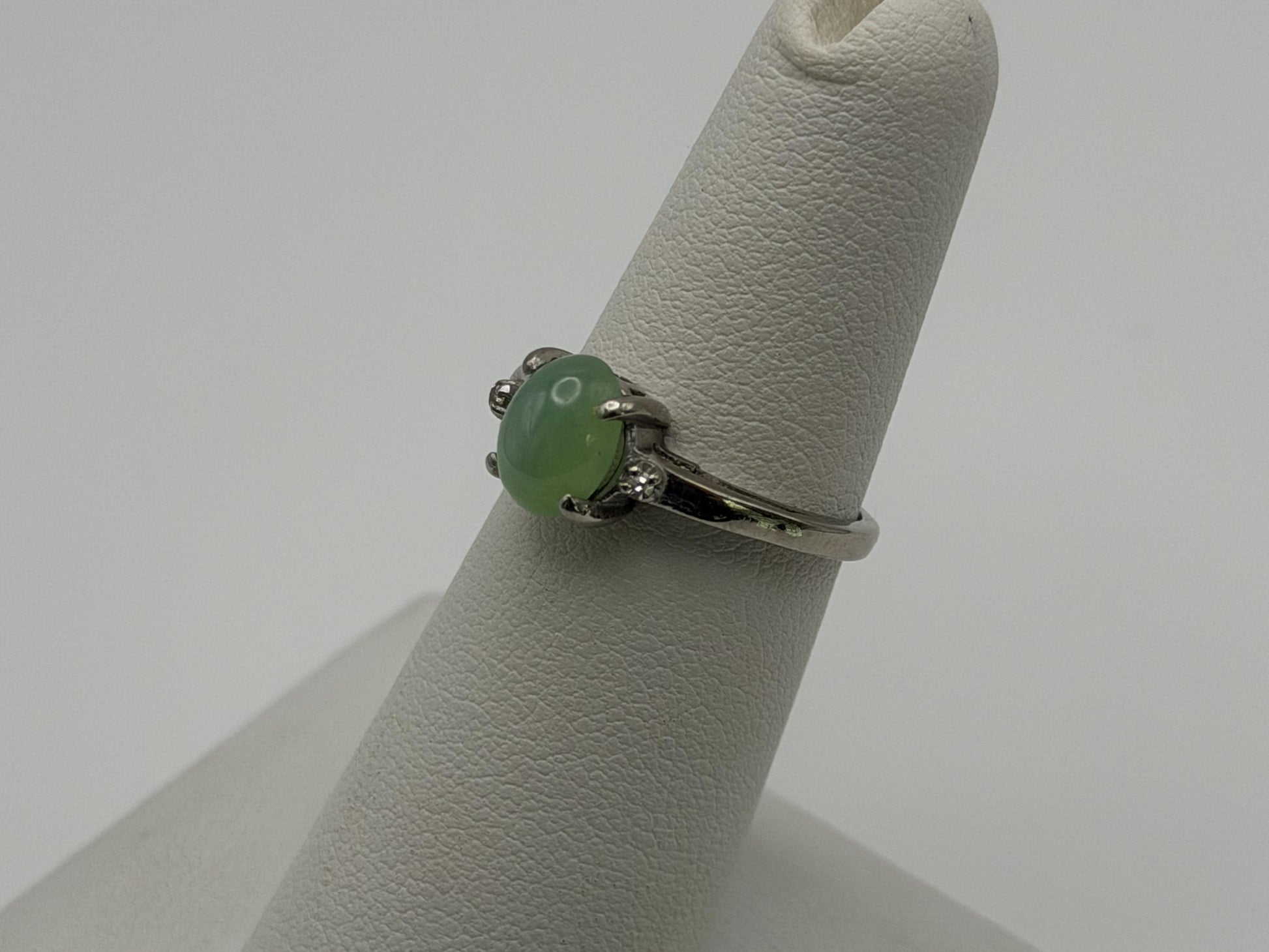 10K White Gold Green Sapphire Cabochon Ring Oval Ring Diamond Accents