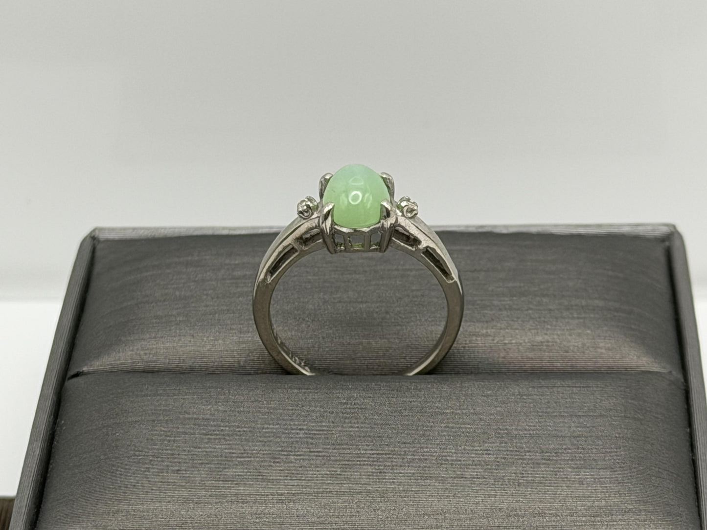 10K White Gold Green Sapphire Cabochon Ring Oval Ring Diamond Accents