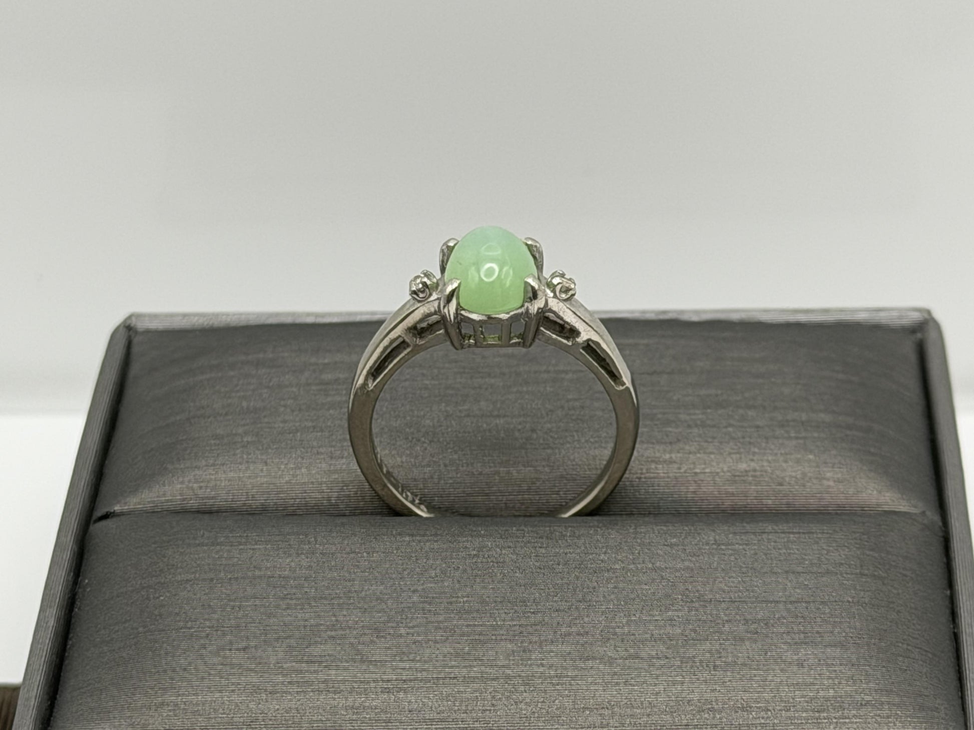 10K White Gold Green Sapphire Cabochon Ring Oval Ring Diamond Accents