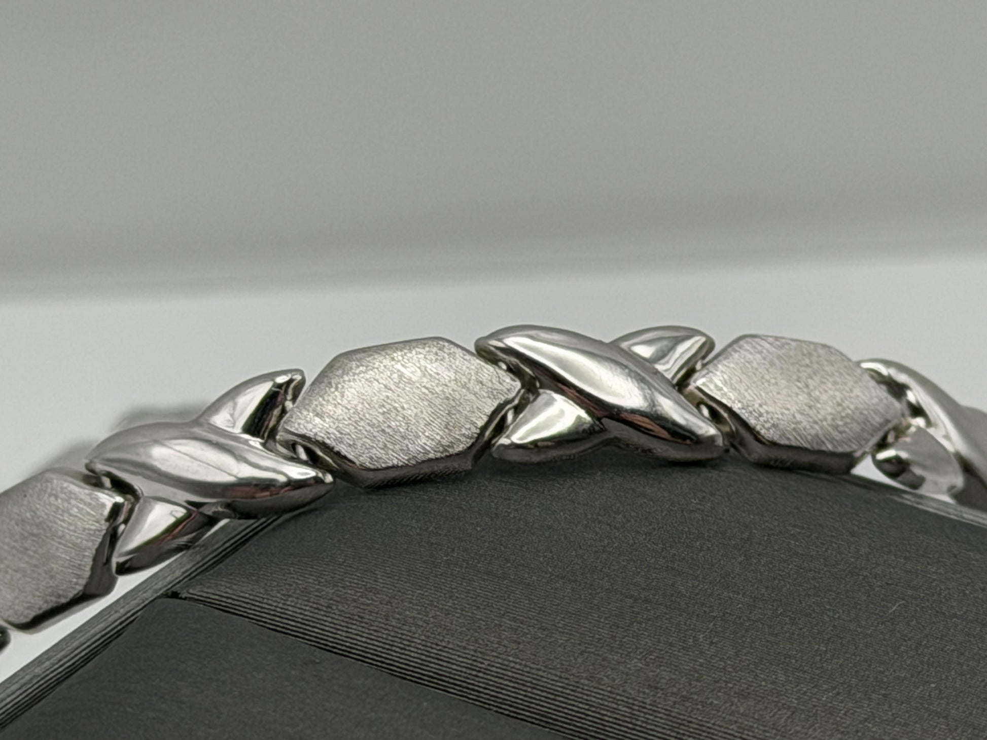 14K White Gold Bracelet | 7” Designer Link Bracelet XOXO Bracelet