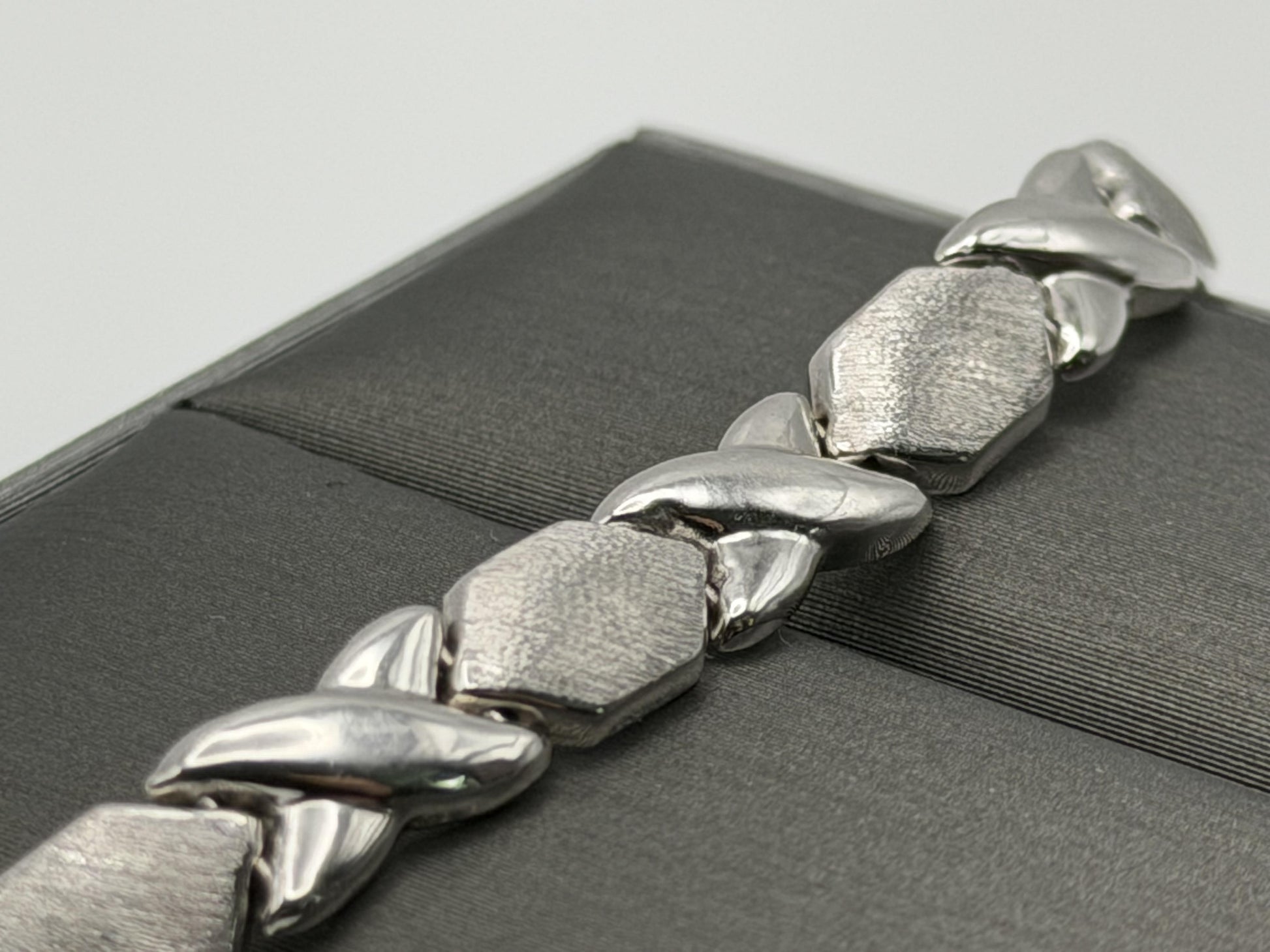 14K White Gold Bracelet | 7” Designer Link Bracelet XOXO Bracelet
