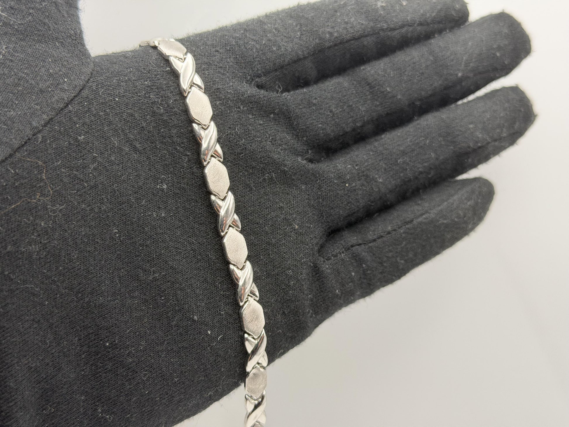 14K White Gold Bracelet | 7” Designer Link Bracelet XOXO Bracelet