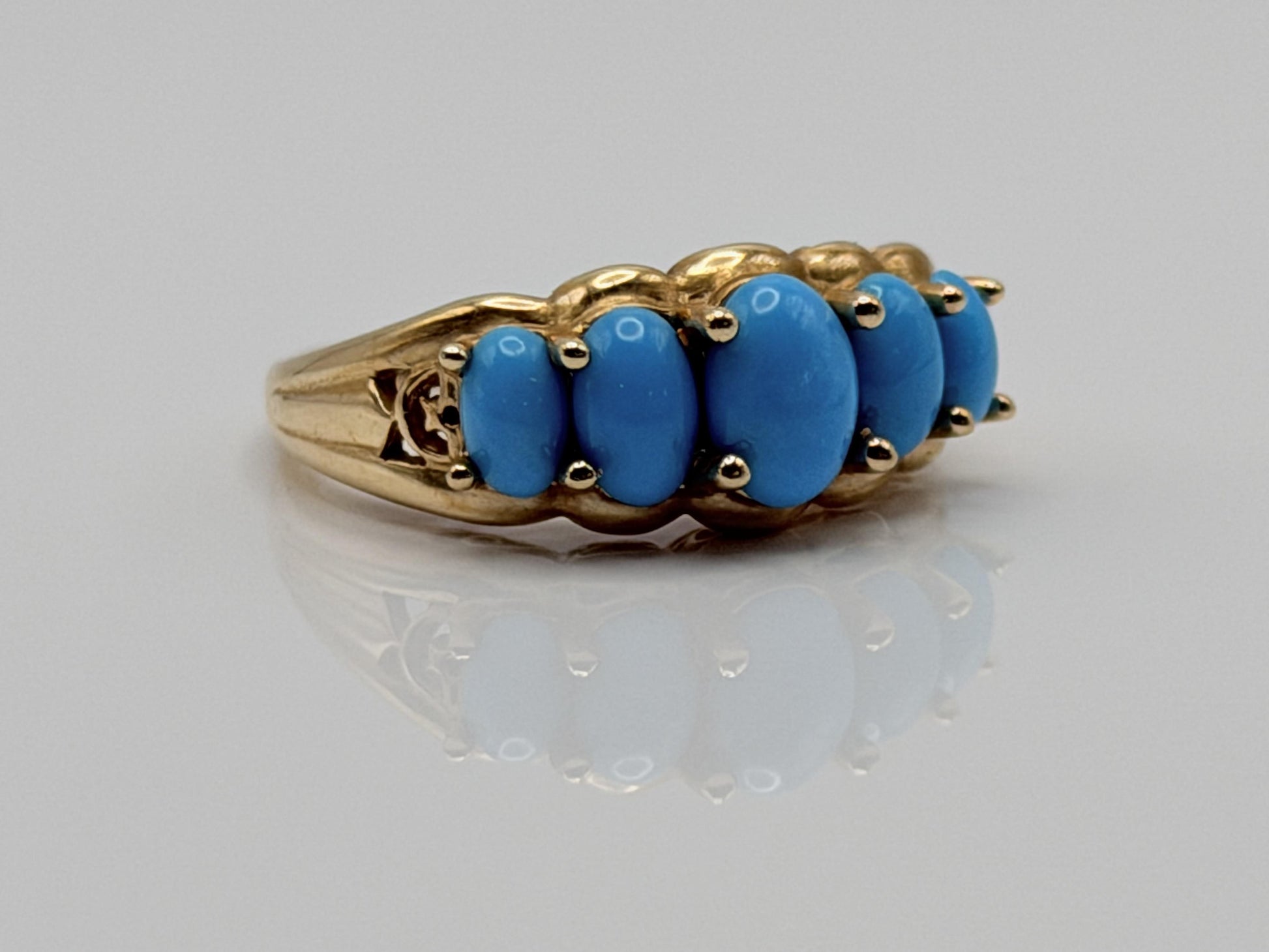 10k Yellow Gold Vintage Turquoise Cluster Ring