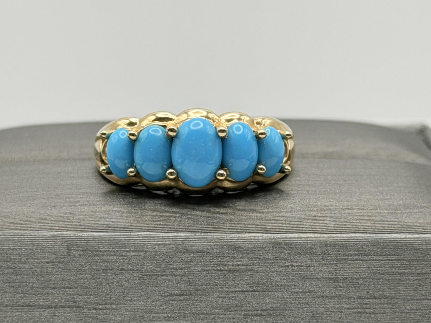 10k Yellow Gold Vintage Turquoise Cluster Ring