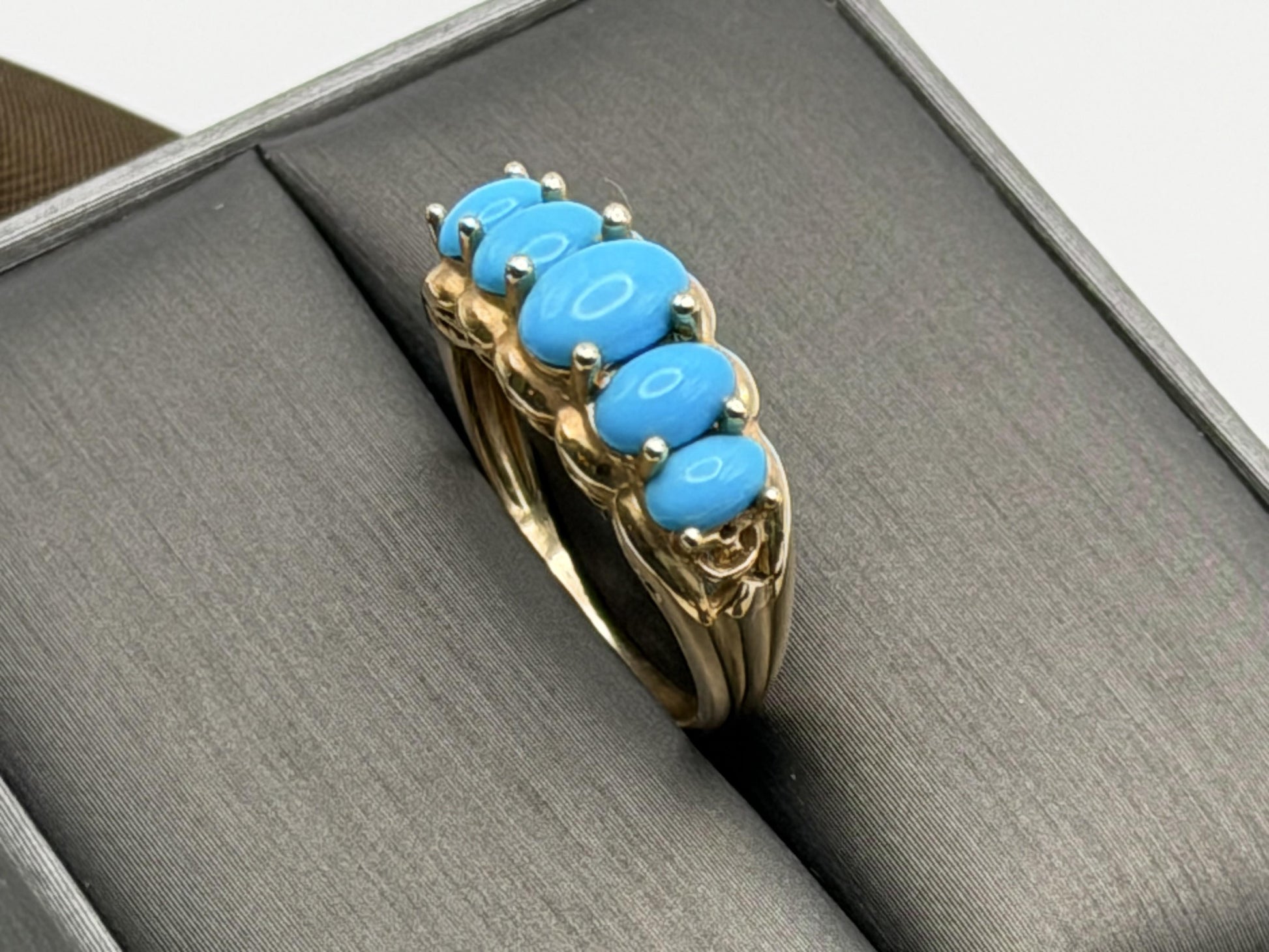 10k Yellow Gold Vintage Turquoise Cluster Ring