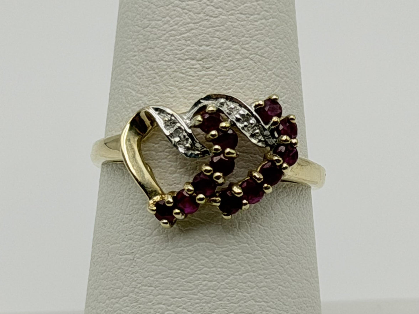 10k Yellow Gold  Vintage Ruby and Diamond Heart Ring