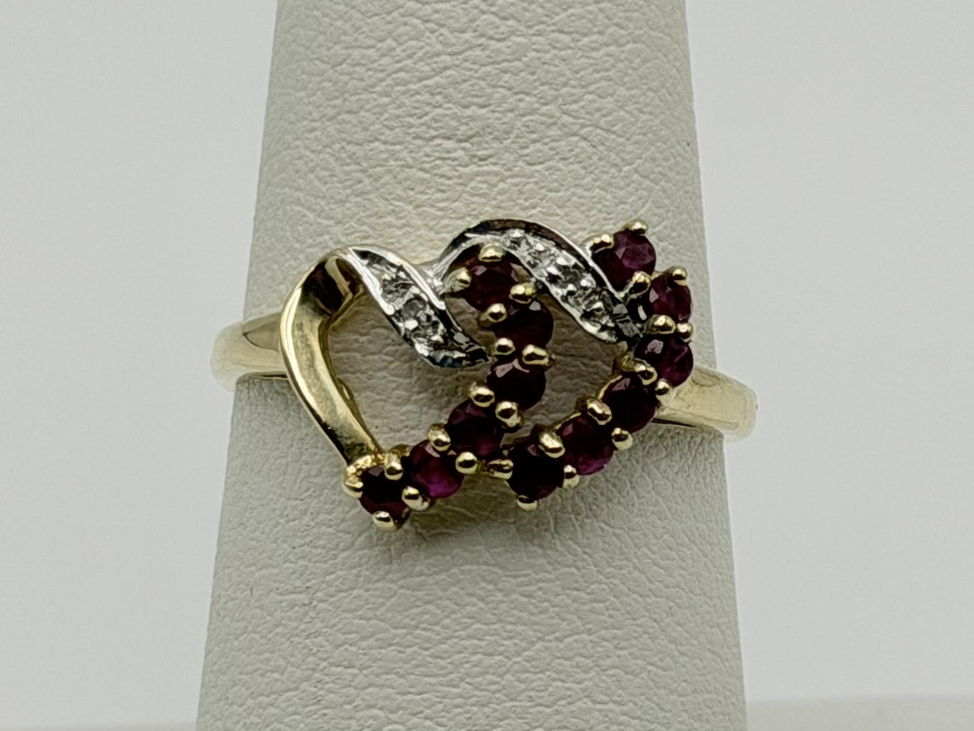 10k Yellow Gold  Vintage Ruby and Diamond Heart Ring