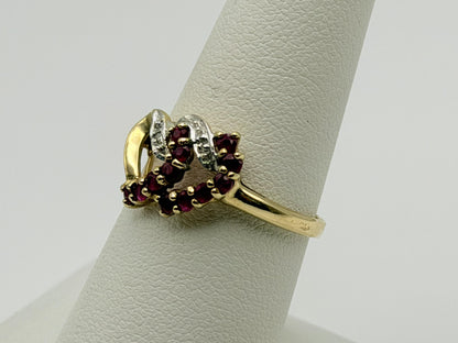 10k Yellow Gold  Vintage Ruby and Diamond Heart Ring