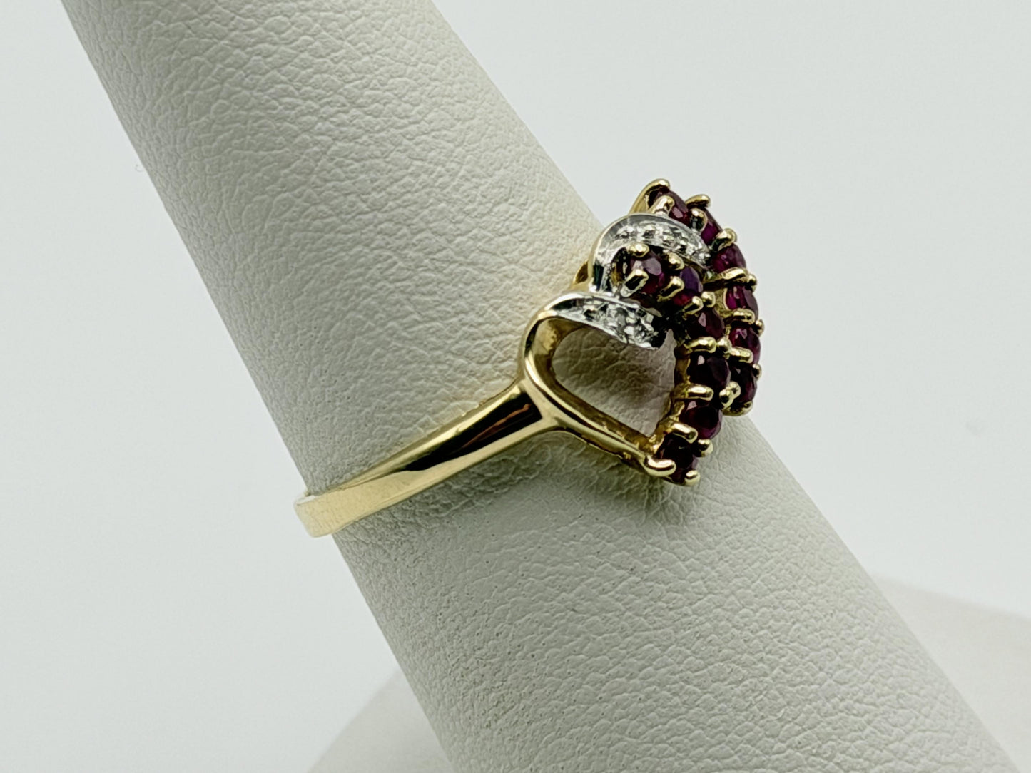 10k Yellow Gold  Vintage Ruby and Diamond Heart Ring