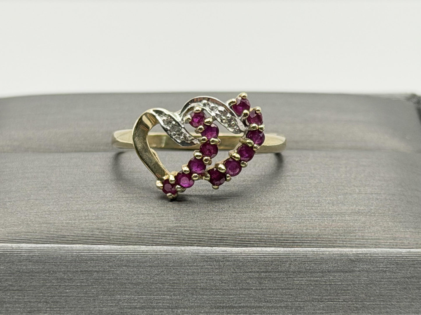10k Yellow Gold  Vintage Ruby and Diamond Heart Ring