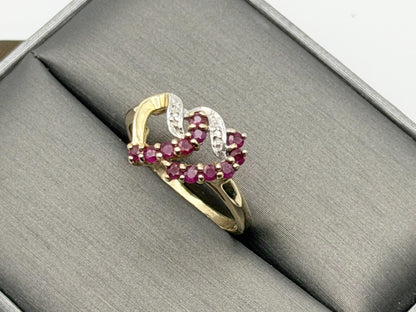 10k Yellow Gold  Vintage Ruby and Diamond Heart Ring