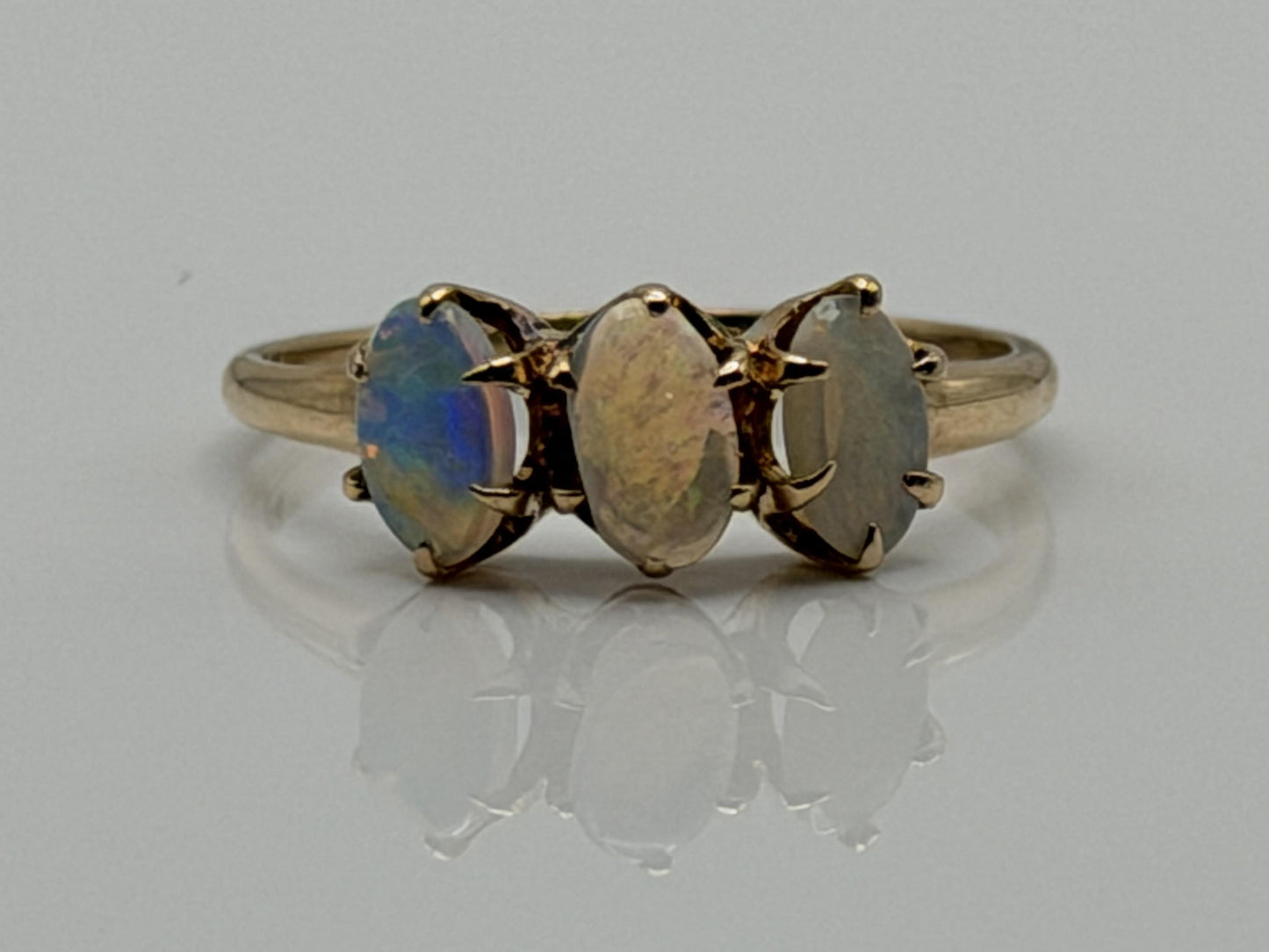 10k Yellow Gold Vintage Opal Cluster Ring.