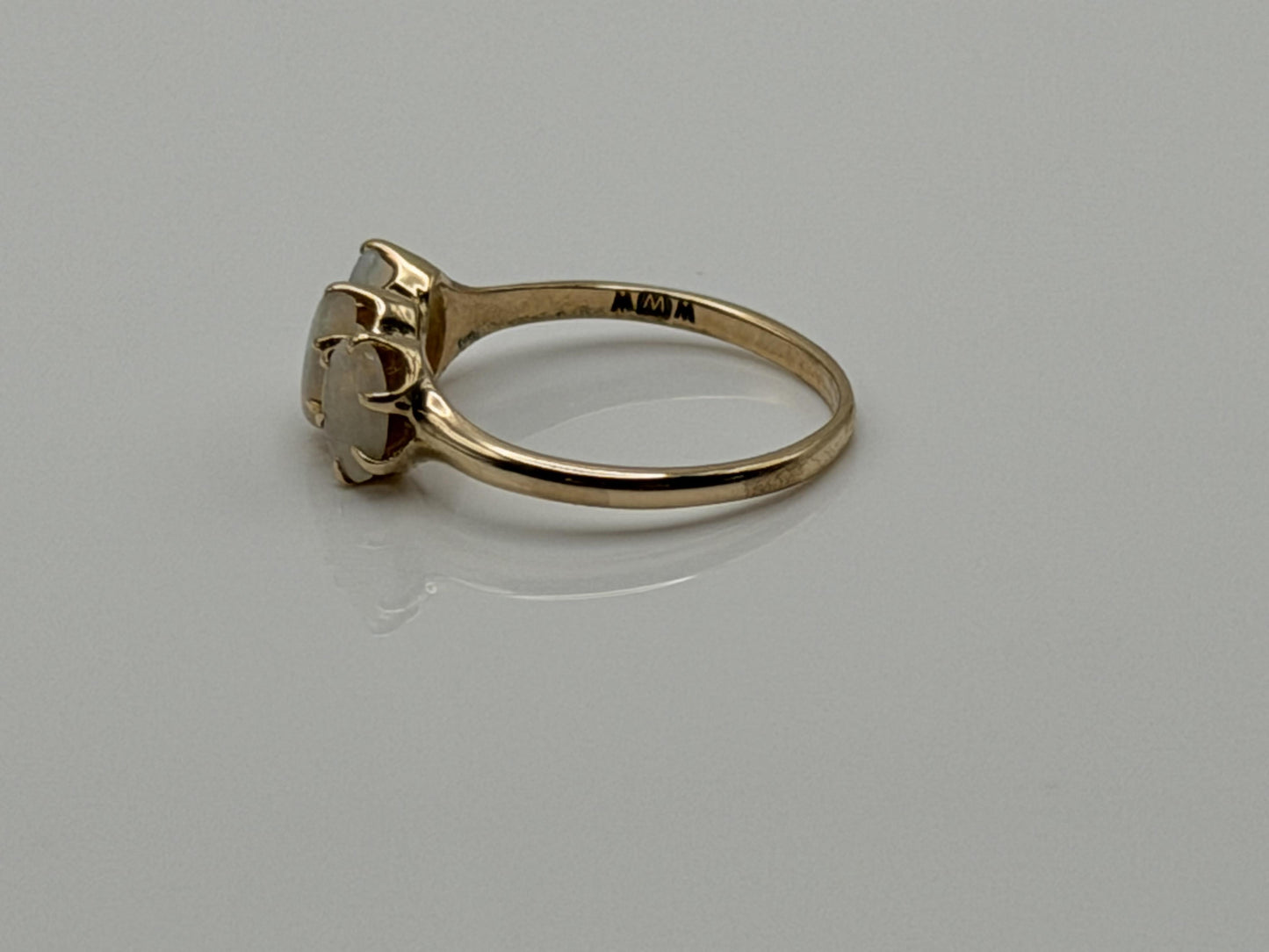 10k Yellow Gold Vintage Opal Cluster Ring.