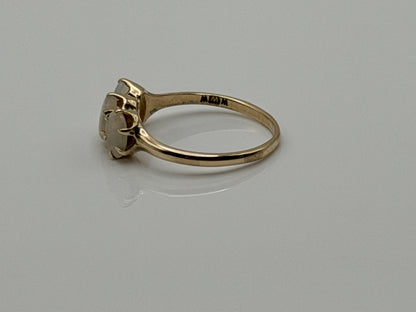10k Yellow Gold Vintage Opal Cluster Ring.