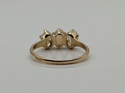 10k Yellow Gold Vintage Opal Cluster Ring.