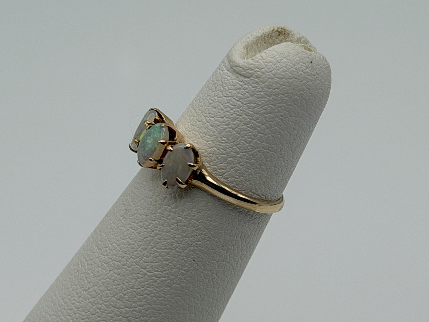 10k Yellow Gold Vintage Opal Cluster Ring.